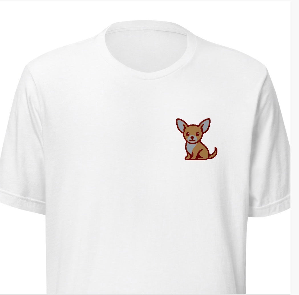 Playera blanca Chihuahua Clothing Brand con logo bordado